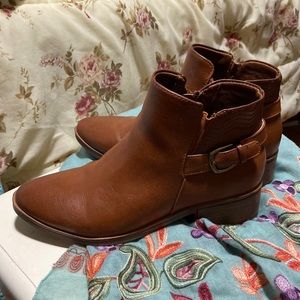 Cognac coloured booties